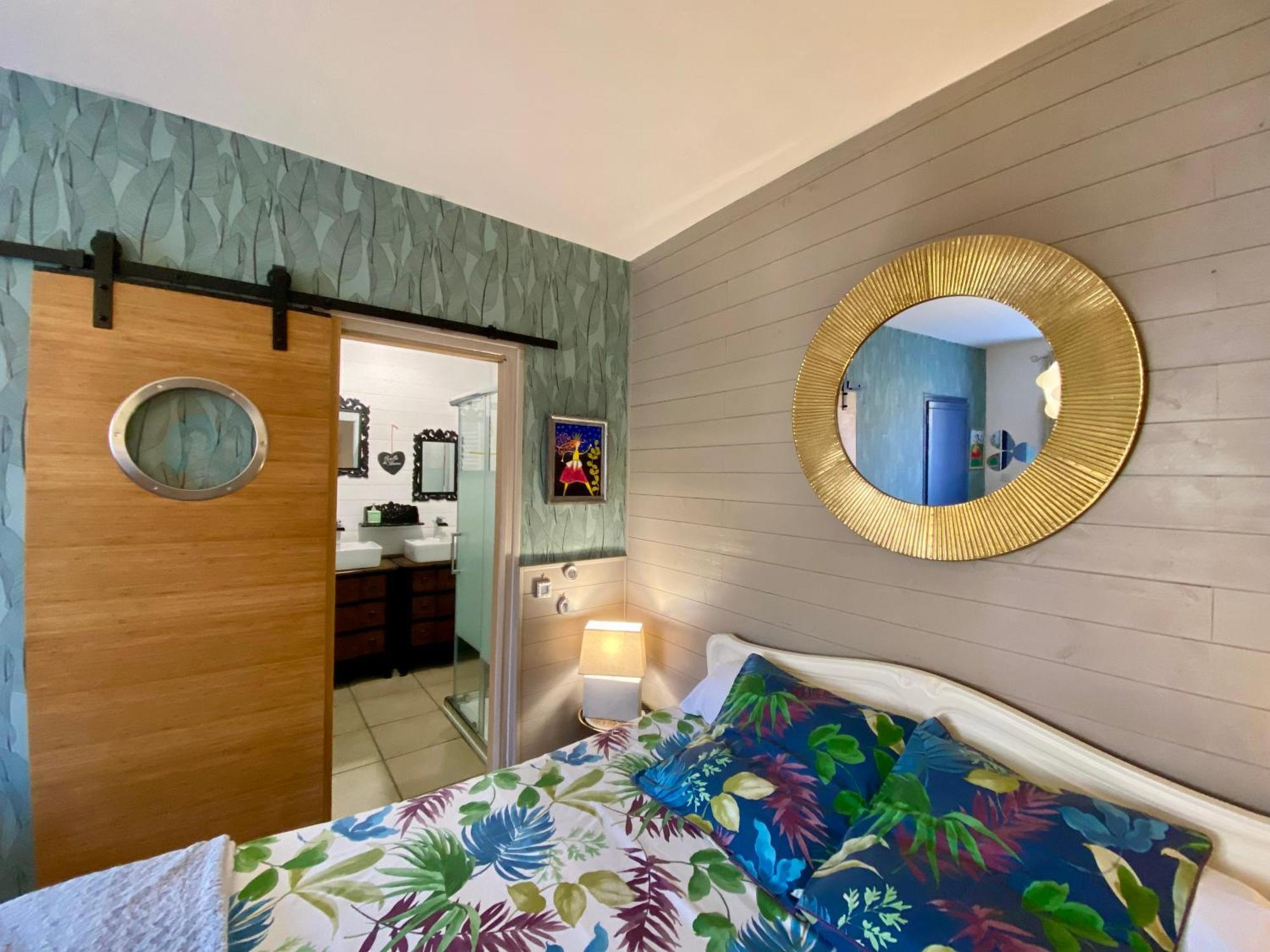 Holiday home Le Cocon Boheme - Maison Climatisee Au Coeur De - Parking - Piscine Chauffee - Et Massages